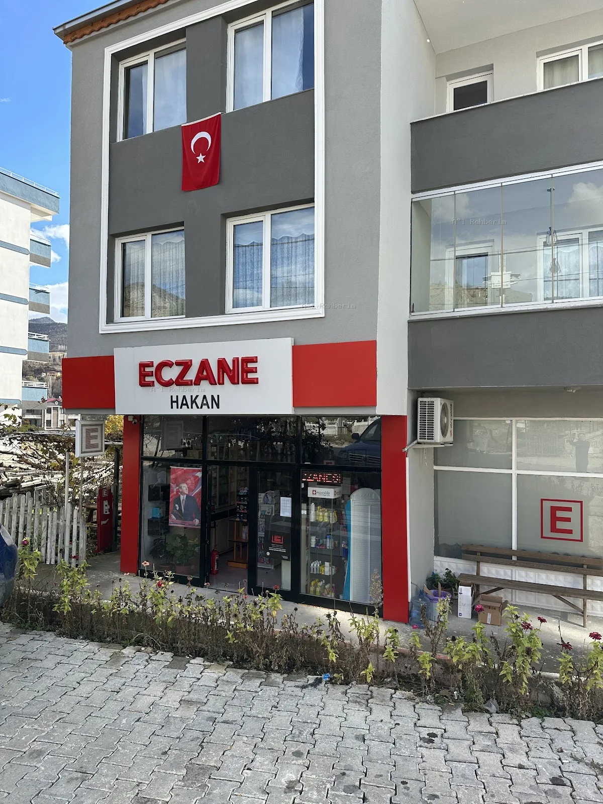 Hakan Eczanesi