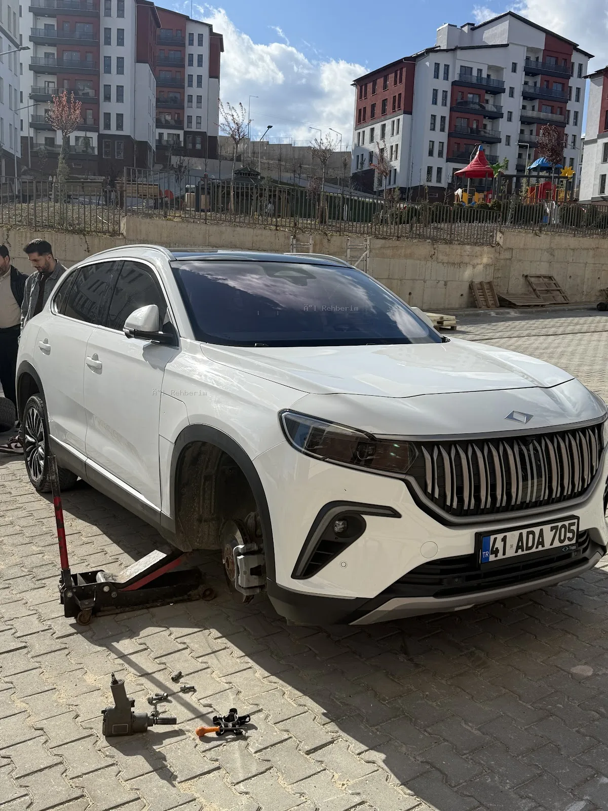 KOCAELİ DERİNCE LASTİK YOL YARDIM 7/24 EN YAKIN LASTİKÇİ