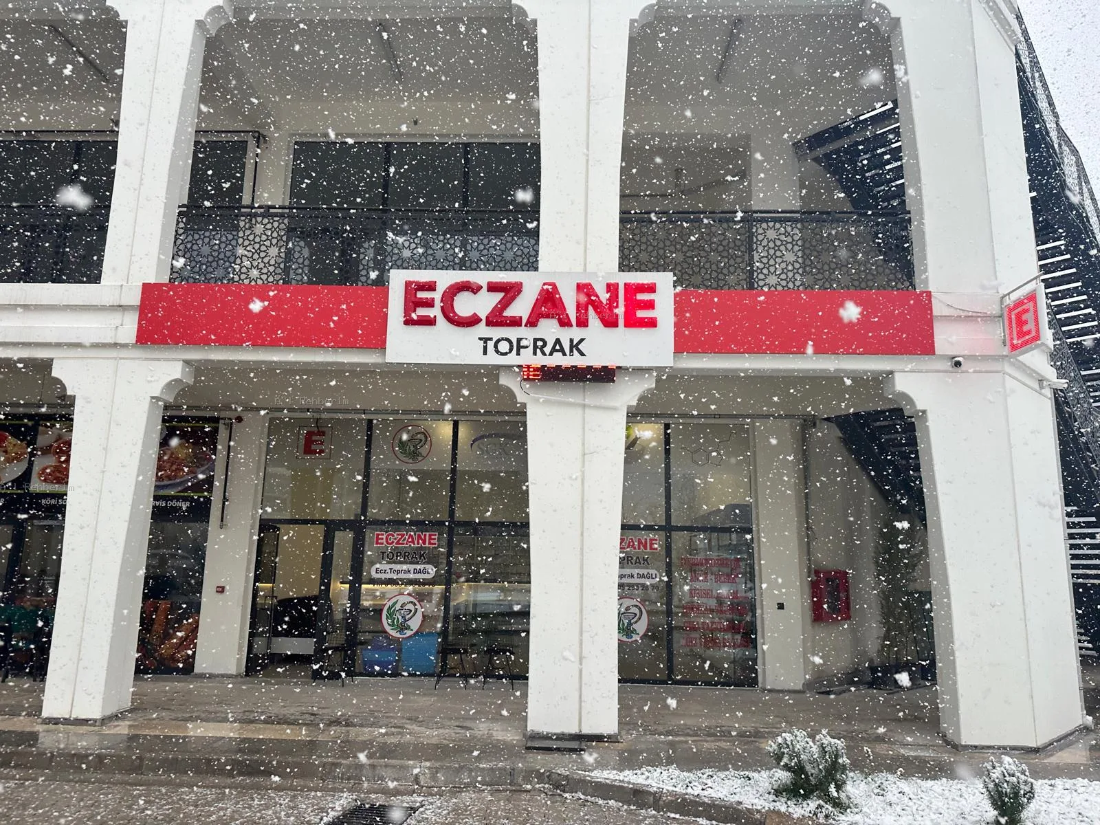 TOPRAK ECZANESİ