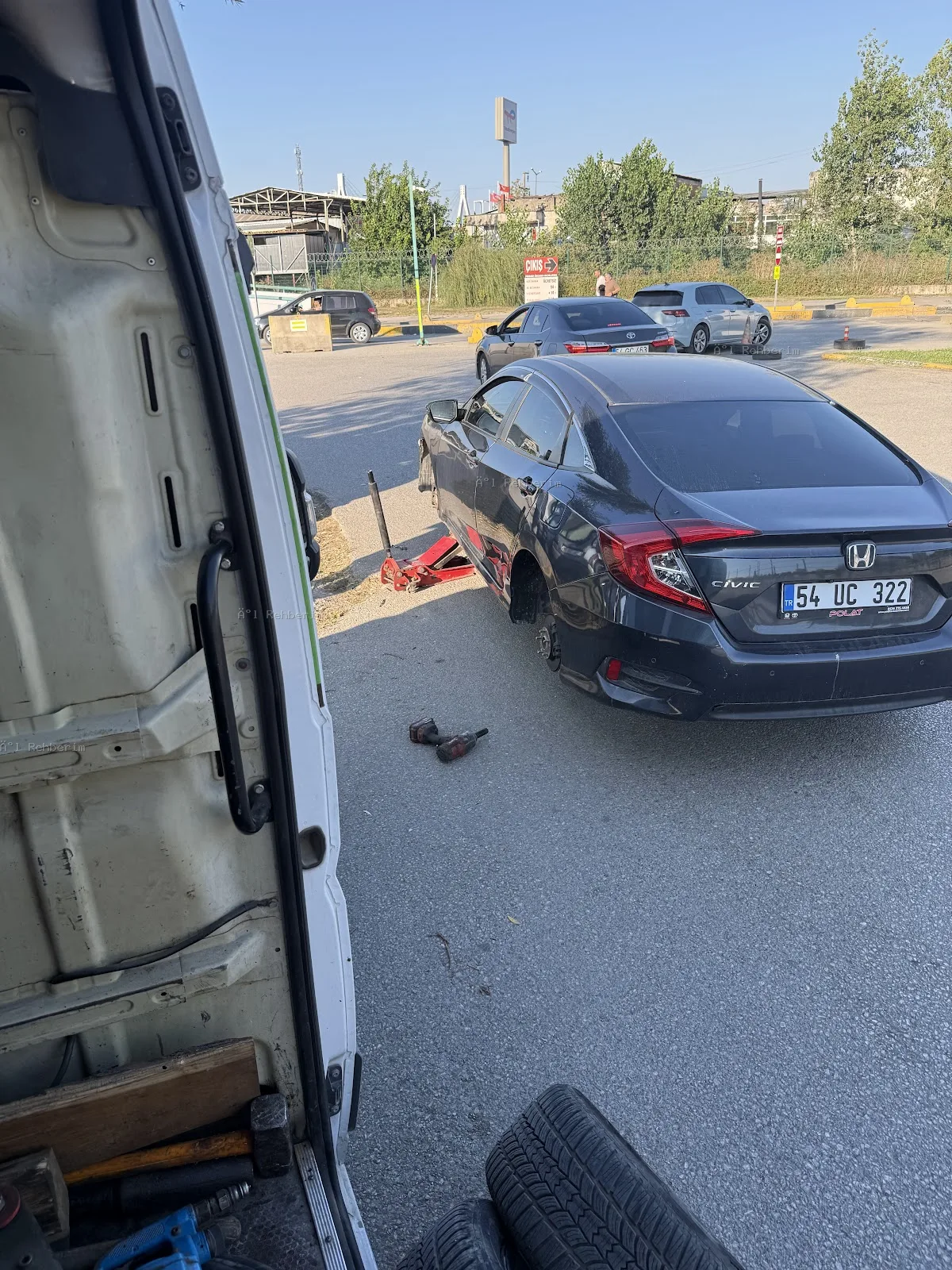 Sakarya Lastikçi 7/24 Lastik Yol Yardım