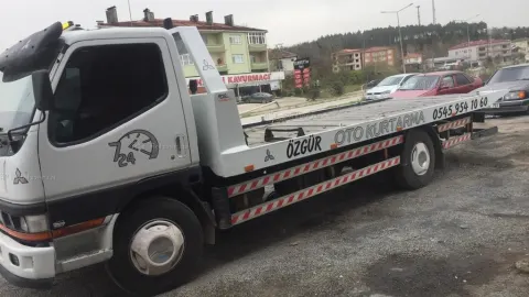 Özgür Oto çekici ve kurtarıcı