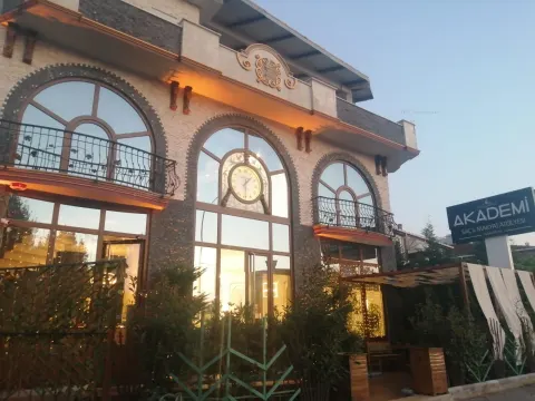 AKADEMİ SAÇ ATÖLYESİ BAY*BAYAN