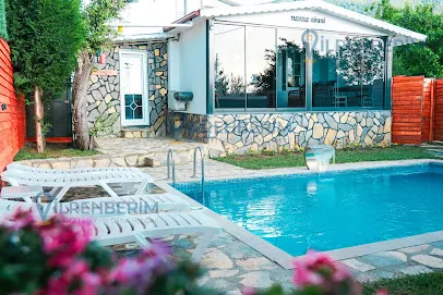 Taş Bahçe Köy Evi