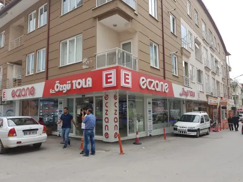 ÖZGÜ ECZANESİ