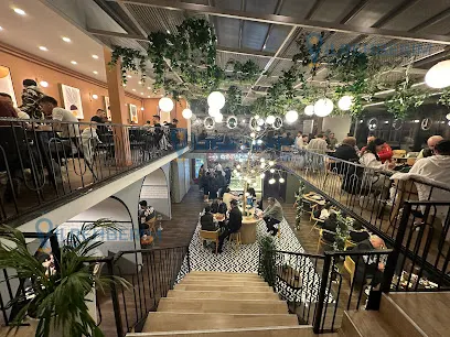 Qooshe Lounge