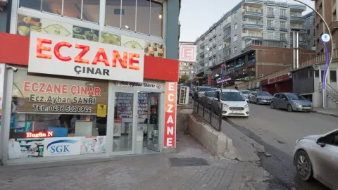 Çınar Eczanesi